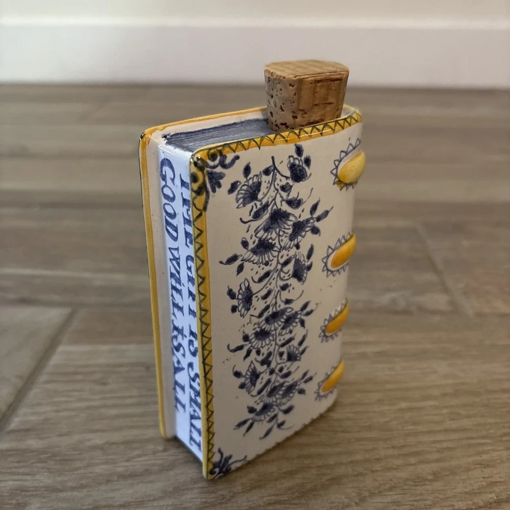 Metropolitan Museum of Art Ceramic Book Flask Decanter MA&DE Portugal